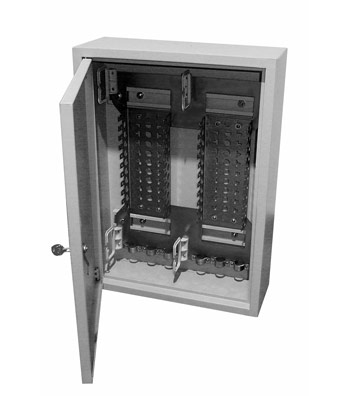 Металлический шкаф распределительный настенный емкостью до 400 пар с замком, КВ-ШРН-400